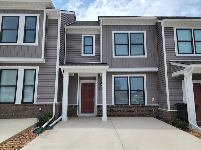 Building Photo - 12229 Dutch Elm Cir