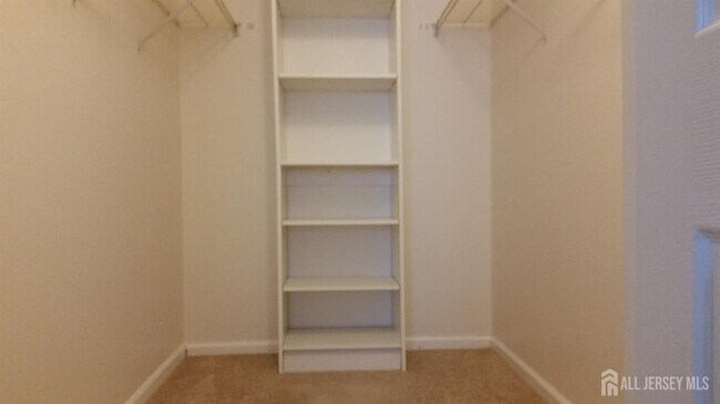 Building Photo - 223 Waterford Dr