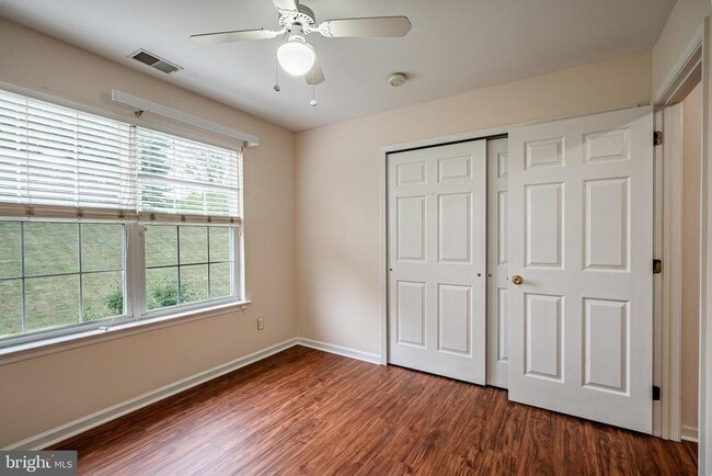 Building Photo - 129 Spur Ln