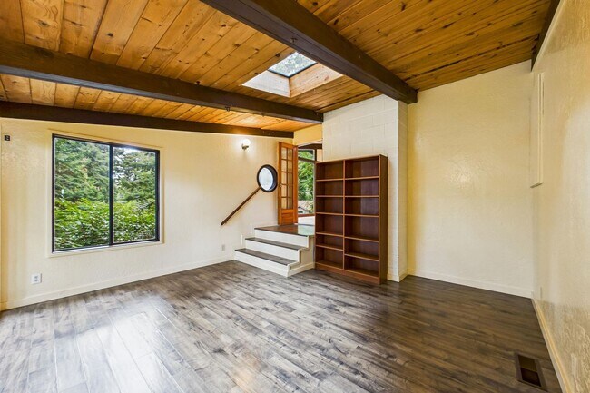 Building Photo - 2910 Greenbriar Ln