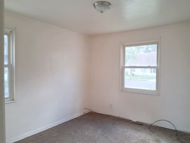 Building Photo - 4212 Wetzel Ave