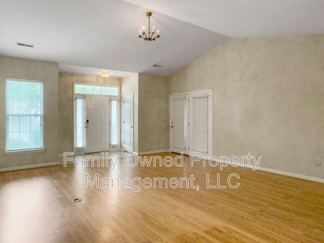 Building Photo - 8627 Grassy Oak Trail