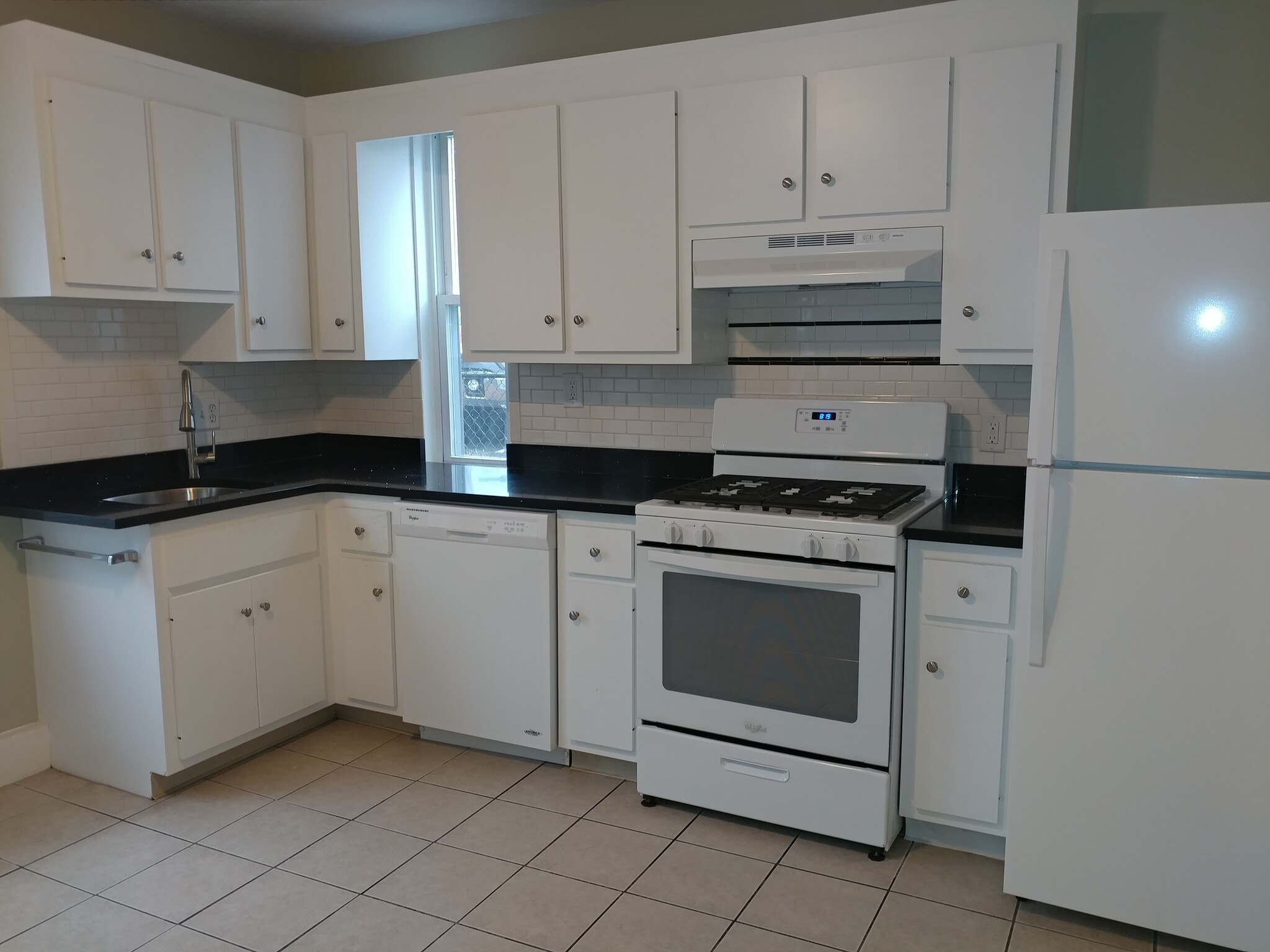 Building Photo - 3 Belknap St