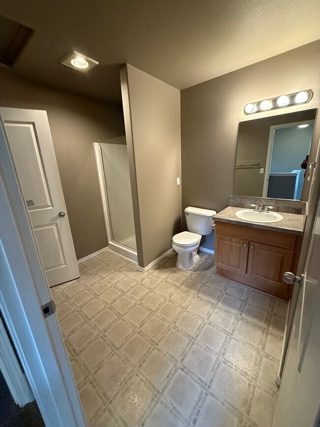 Building Photo - gar399