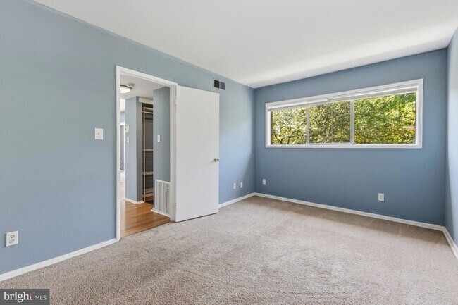 Building Photo - 4903 Americana Dr