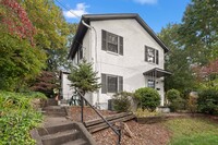 Building Photo - Downtown Townhouse