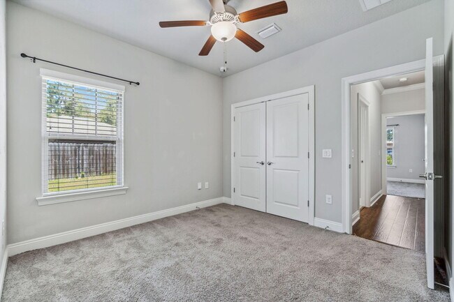 Building Photo - 2381 Belmont Dr