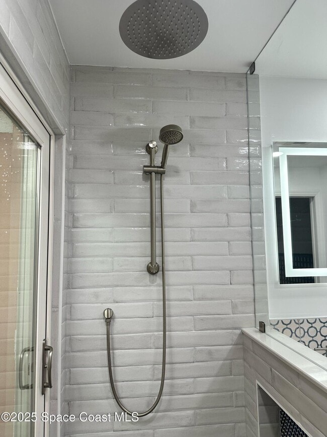 Building Photo - 302 W Osceola Ln