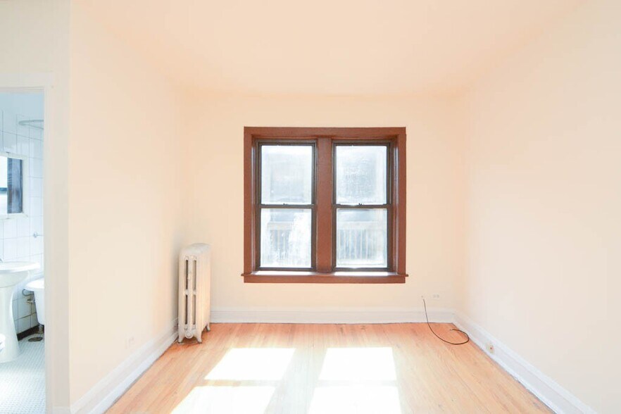 Building Photo - 3300 W Schubert Ave