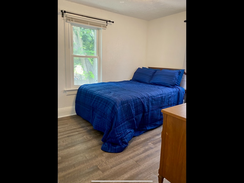 Secondary Bedroom - 120 Lathrop St