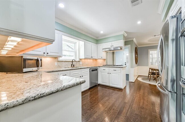 Building Photo - 5006 Shady Nook Ct