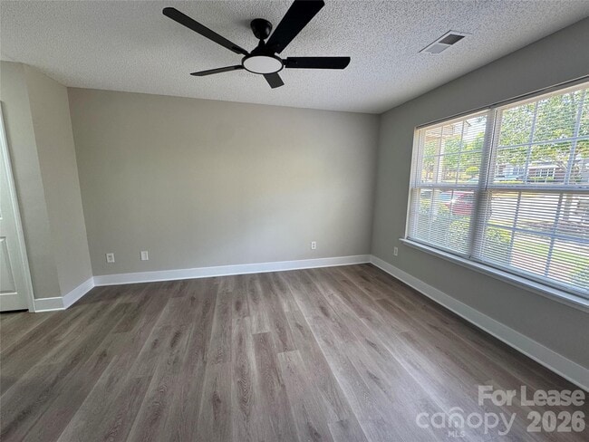 Building Photo - 3251 Blythe Ridge Ct