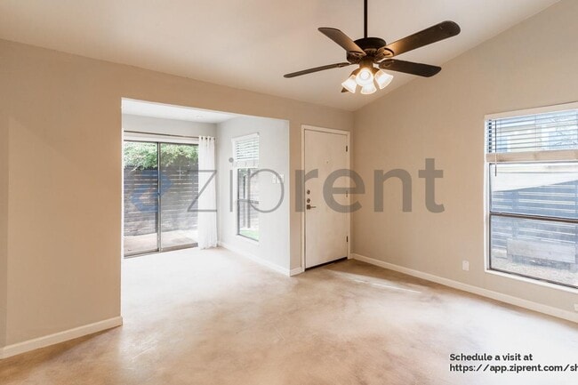 Building Photo - 2903 Parker Ln