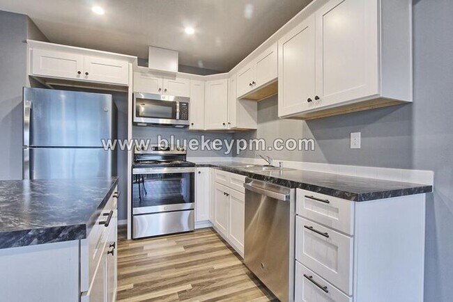 Building Photo - Unit 320: 3 Bed, 2.5 Baths Townhome in LaCenter