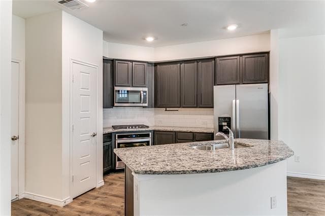 Building Photo - 2414 Klamath Dr