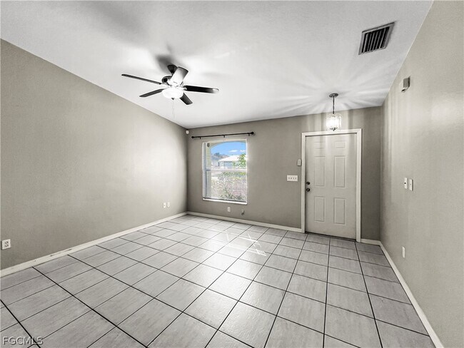 Building Photo - 1215 SE 8th Ave