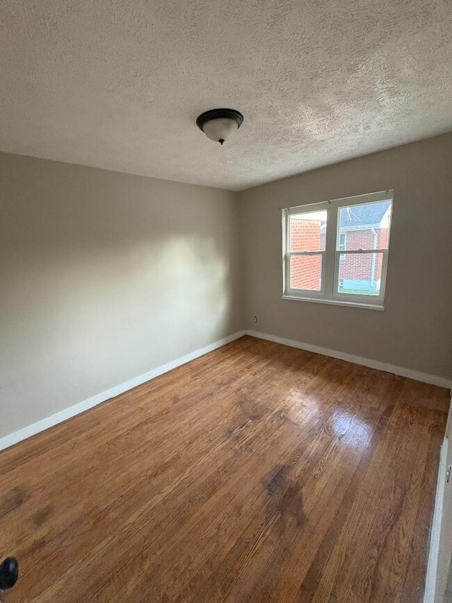 Building Photo - 1623 Harold Dr