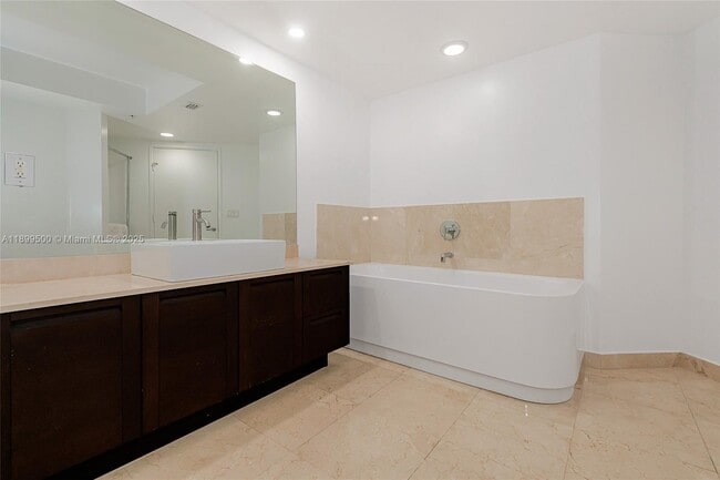 Building Photo - 200 Sunny Isles Blvd