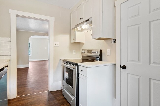 Building Photo - Coming Soon - Charming 3 Bedroom, 1 Bath S...