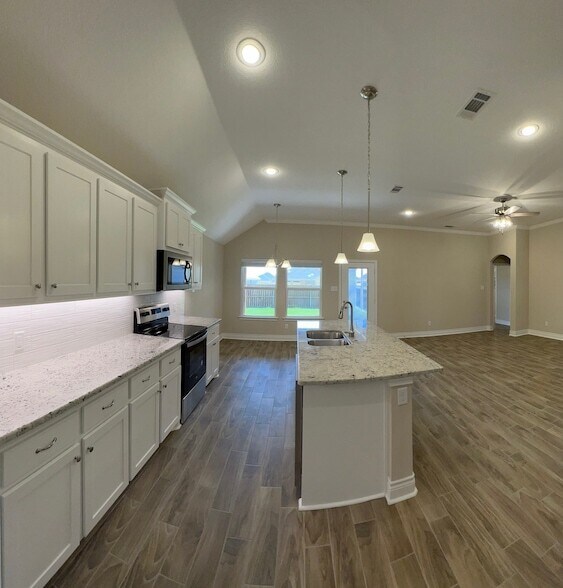 Building Photo - 905 Tippit Ln