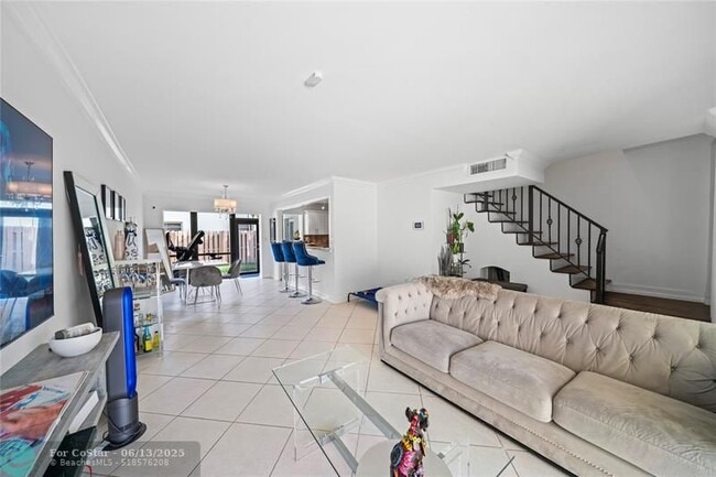 Building Photo - 8745 SW 137th Ave