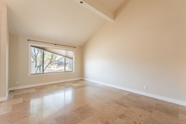 Building Photo - 1325 W Lobo Ave