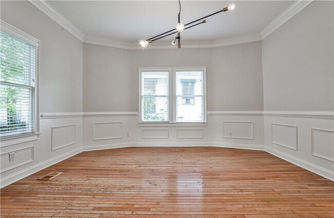 Building Photo - 1428 Metropolitan Ave SE