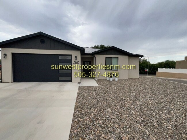 Building Photo - 5600 The Greens Ct