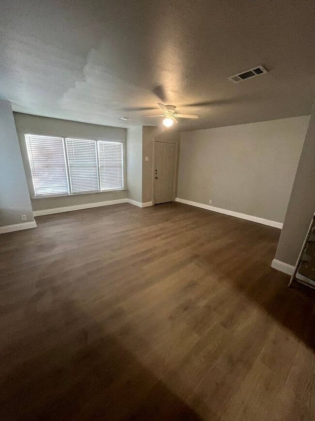 Building Photo - 1326 Clinton St