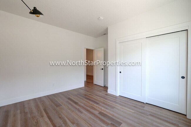 Building Photo - 2542 NW Marken St