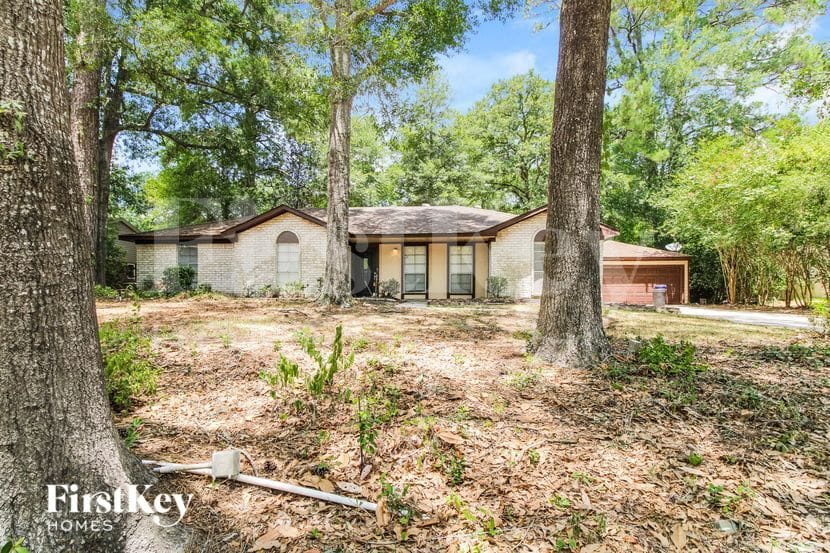 Building Photo - 2618 N Woodloch St