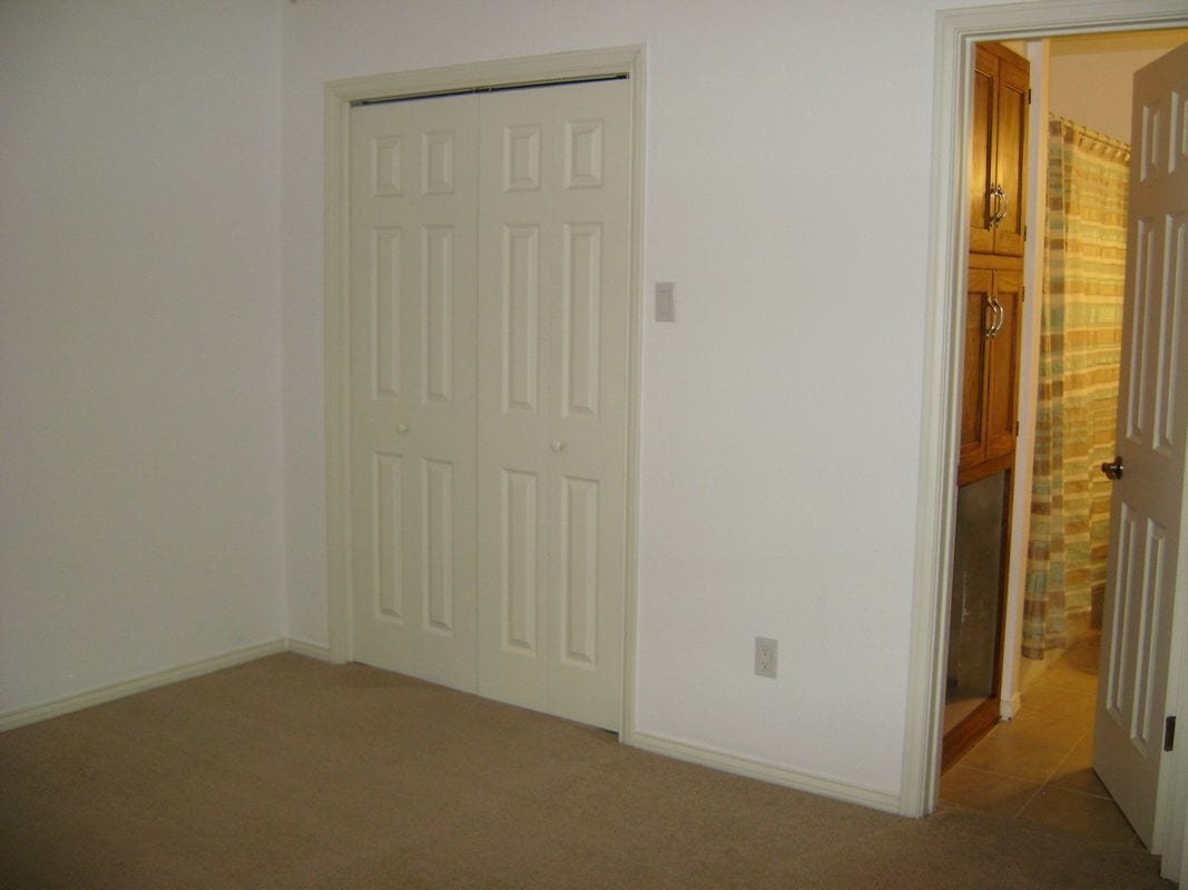 Building Photo - 1714 Redbud Ln