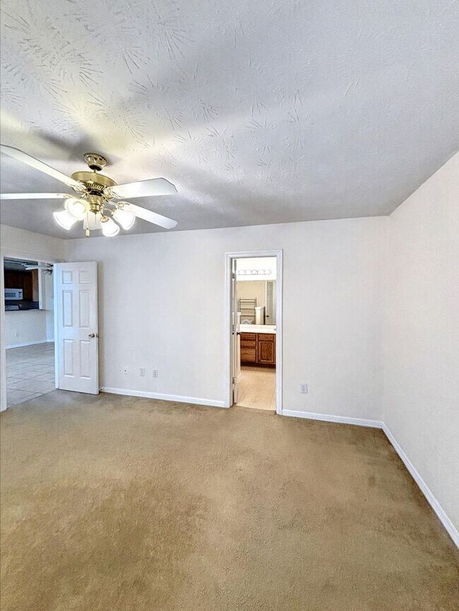 Building Photo - 4710 Kiowa Cir