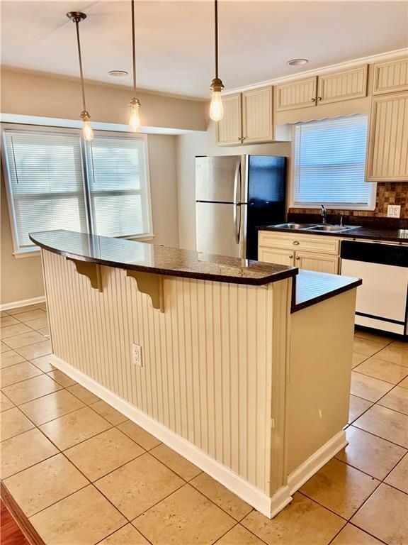 Building Photo - 150 Thompson Pl