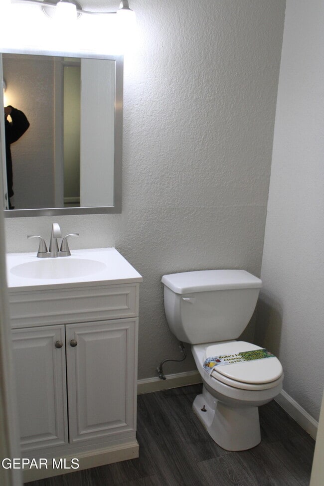 Building Photo - 11100 La Quinta Pl