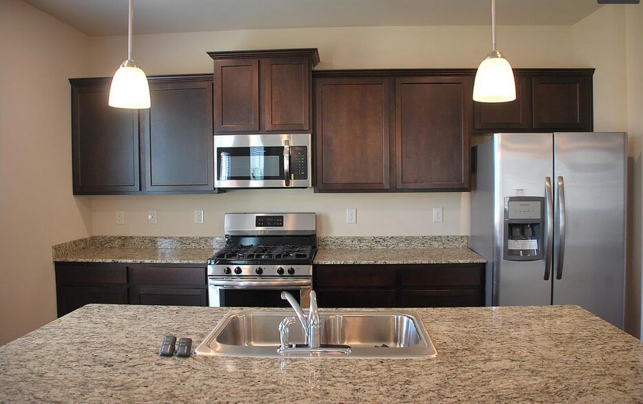 Building Photo - 79 Meadowlark Way