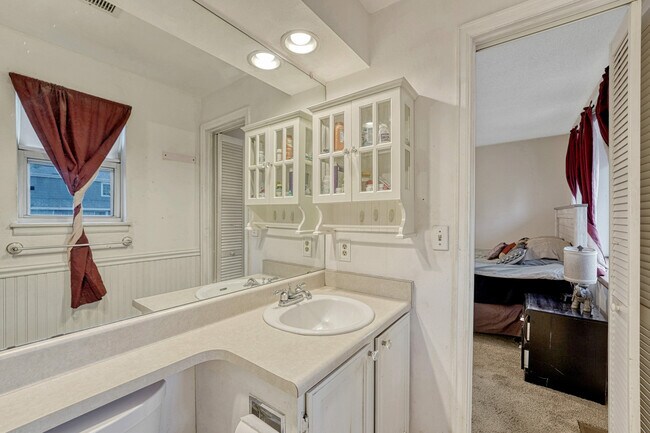 Building Photo - 12404 E Tennessee Cir