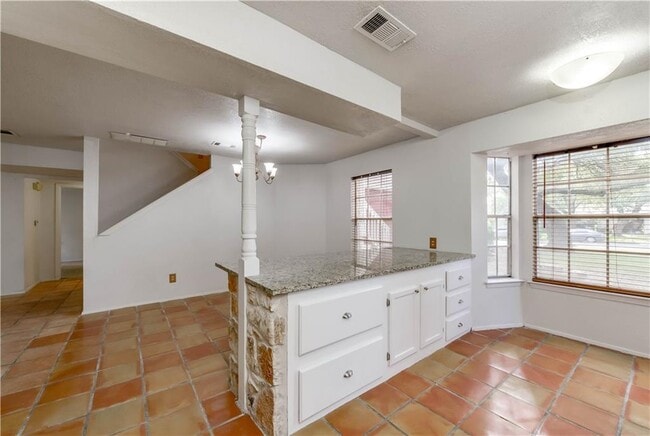 Building Photo - 4200 Everest Ln