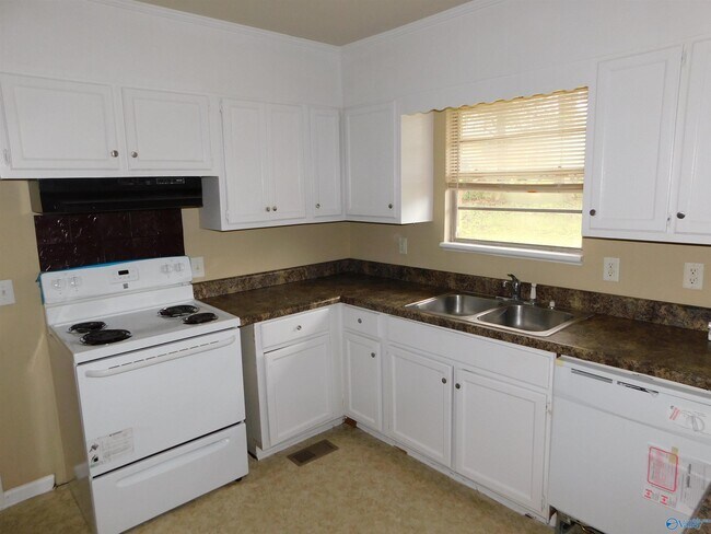 Building Photo - 3104 Cumbres Cir NW