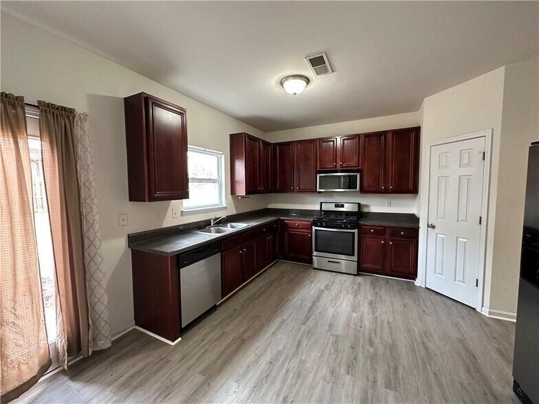 Building Photo - 1335 Rocky Shoals Ln