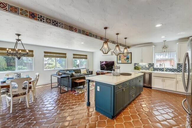 Building Photo - 9 El Camino Real