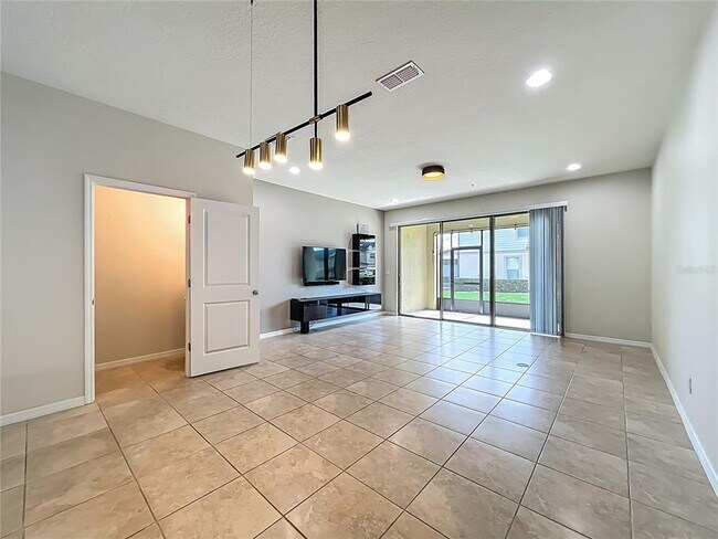 Building Photo - 3004 Alessa Loop