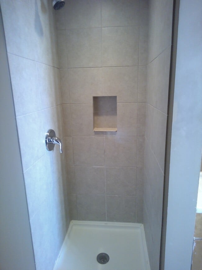 Building Photo - 444 Highland Ave NE