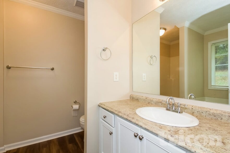 Building Photo - 165 Aspen Forest Dr