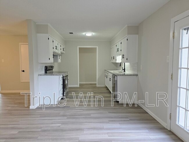 Building Photo - 8 Willowridge Cove