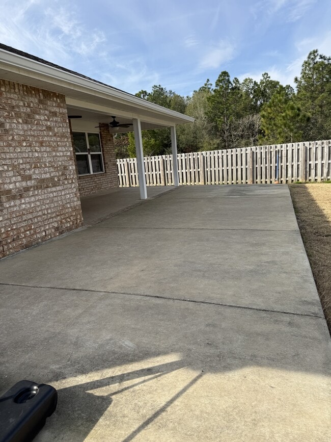 Building Photo - 1004 Limpkin St