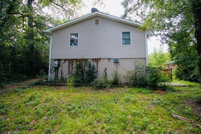 Building Photo - Updated 3 Bedroom, 2 Bath in Forest Acres ...