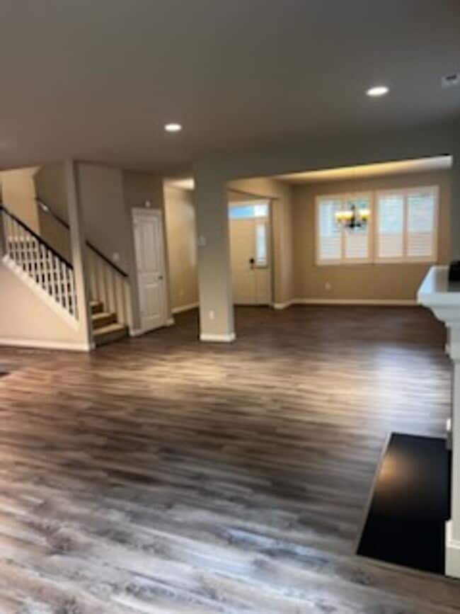 Building Photo - 5 Bedroom plus a Bonus Room in Gig Harbor
