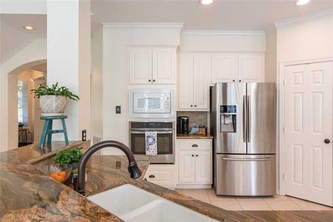 Building Photo - 43 N Greenvine Cir