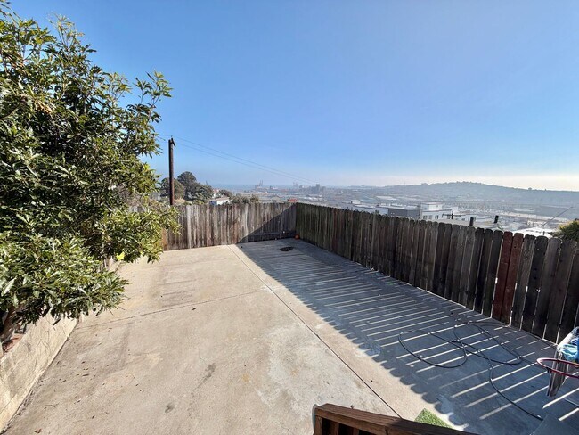 Building Photo - 1151 Wisconsin St